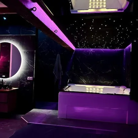 L'arene Des Plaisirs - Daire Nîmes